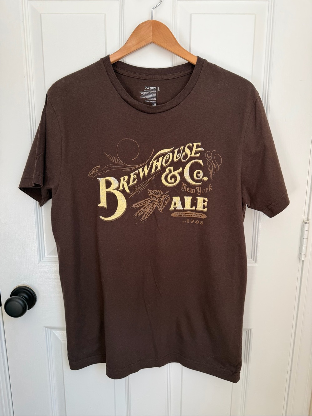 Old Navy Brown Graphic BrewHouse & Co. Ale T-Shirt